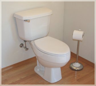 Toaleta wykorzystująca stelaż do WC